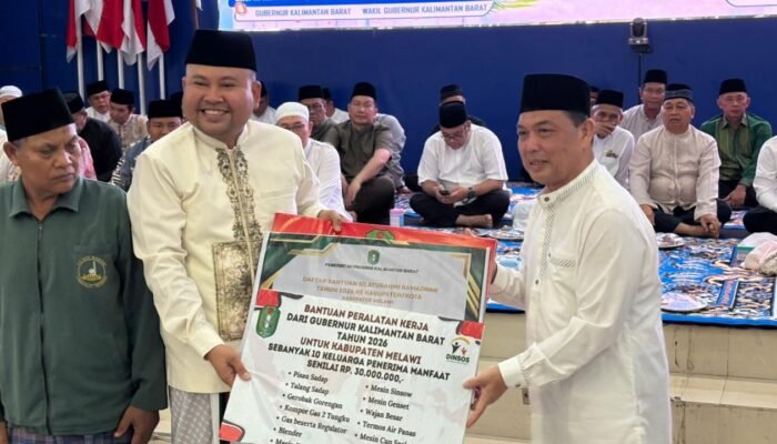 Safari Ramadan di Melawi, Gubernur Ria Norsan Salurkan Bantuan untuk Ponpes dan Masjid