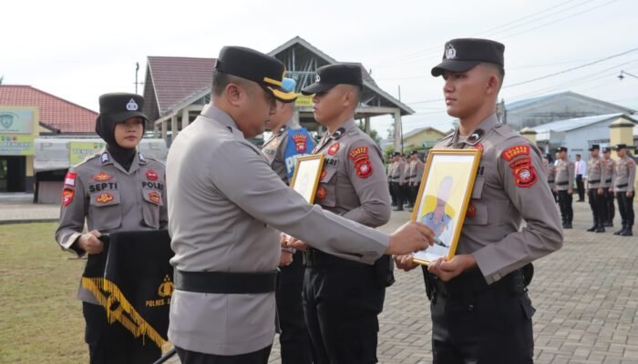 Dua Anggota Polri di Sambas Dipecat Tidak Hormat, Terbukti Terlibat Narkoba