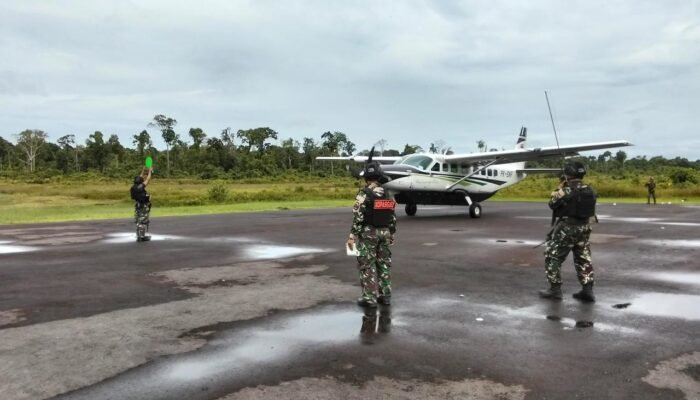 Satgas Korpasgat Ambil Alih Kendali Operasional Bandara Korowai Batu Pascainsiden Pesawat Smart Air