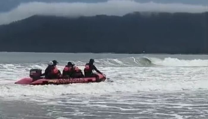 Kasat Pol PP Kabupaten Sambas Gugur Saat Selamatkan Anak Terseret Arus di Pantai Temajuk, Satu Korban Masih Dicari