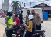 Polres Landak Bagikan Masker Sekaligus Imbau Cegah Karhutla