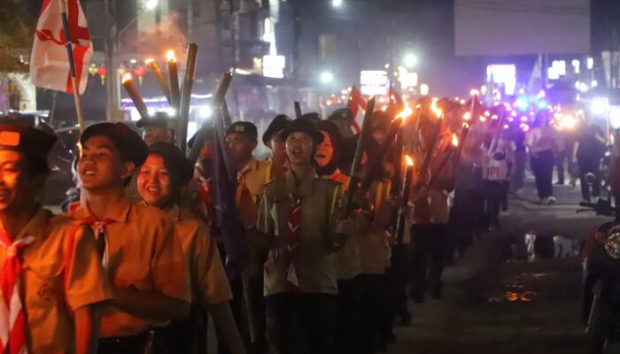 Pawai Obor Pramuka, Wabup Landak Erani Tekankan Keimanan, Disiplin dan Tanggung Jawab