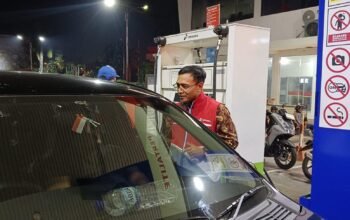Antrean Panjang BBM, Eksekutif GM Manager Pertamina Kalimantan Tinjau Sejumlah SPBU di Pontianak