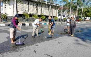 Lapangan Salat Id di Depan Kantor Wali Kota Pontianak Dibersihkan, Penetapan 1 Syawal Menunggu Sidang Isbat