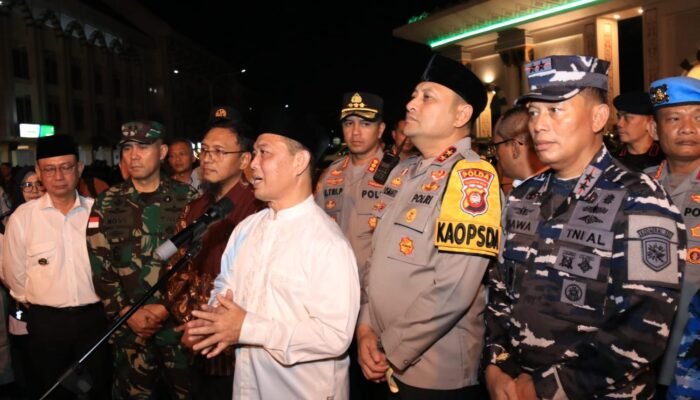 Tinjau Situasi Jelang Idul Fitri, Gubernur Kalbar Ria Norsan Pastikan Kamtibmas Kondusif dan BBM Aman