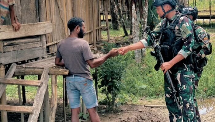Satgas Yon Parako 466 Pasgat Jalankan Tugas Ganda di Aboy: Amankan Lapter dan Tebar Kepedulian untuk Warga Pedalaman