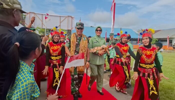 Pangdam XII Tanjungpura Tutup TMMD ke-127 di Sintang, Jalan Diperbaiki hingga Bansos untuk Cegah Stunting
