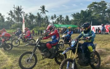 Puluhan Crosser Ramaikan Grasstrack Tangaran, Hiburan Lebaran Sekaligus Aksi Donasi Kebakaran