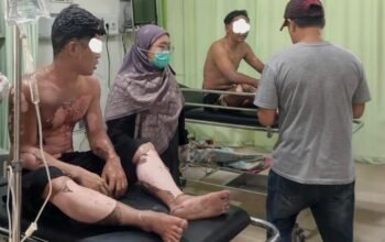 Kapal Diduga Milik KSOP Sintete Terbakar, Dua Orang Alami Luka Bakar Serius