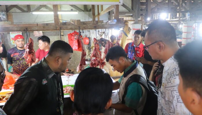 Sidak Pasar Tim Gabungan Temukan Harga Daging Sapi di Pasar Rakyat Landak Masih Tinggi