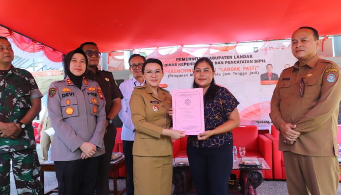 Pemkab Landak Luncurkan Layanan Urus Administrasi Kependudukam 1 Jam Jadi