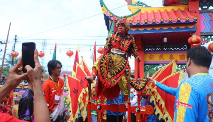 Prosesi Tatung dan Ritual Cuci Jalan Cap Go Meh Digelar di Ngabang