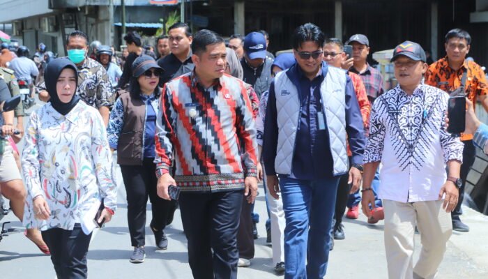 Wabup Landak Erani Pimpin Sidak Harga di Pasar Rakyat Ngabang