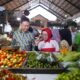 Wali Kota Pontianak Tinjau Harga Bapok di Pasar Puring, Pastikan Harga Stabil
