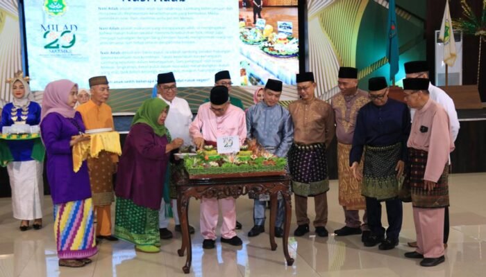 Gubernur Ria Norsan Tekankan Adab dan Marwah Melayu Hadapi Tantangan Era Digital