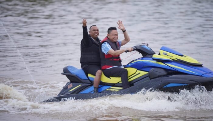 Edi Kamtono Jajal Jetski di Sungai Kapuas Pontianak, Dorong Potensi Wisata Air