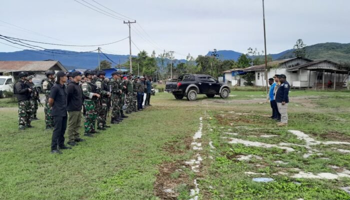 Aparat Gabungan Musnahkan Ratusan Sajam, Miras, dan Ganja di Wamena