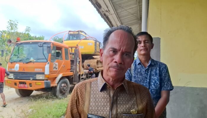 Viral Jalan Rusak Parah di Bedayan, Bupati Sintang Perintahkan Alat Berat Segera Dikerahkan 