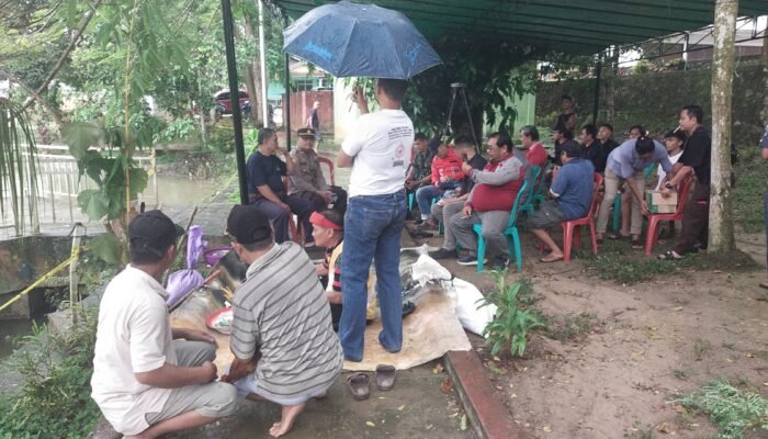 Ritual Adat Digelar di Kolam TKI Landak Tempat Dua Anak Tenggelam