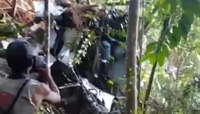 SAR Gabungan Temukan Puing Heli PK-CFX di Wilayah Sekadau, Evakuasi Terkendala Cuaca dan Medan