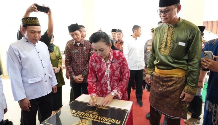 Rumah Adat Melayu Landak Diresmikan, Karolin Minta Jadi Ruang Budaya dan Edukasi