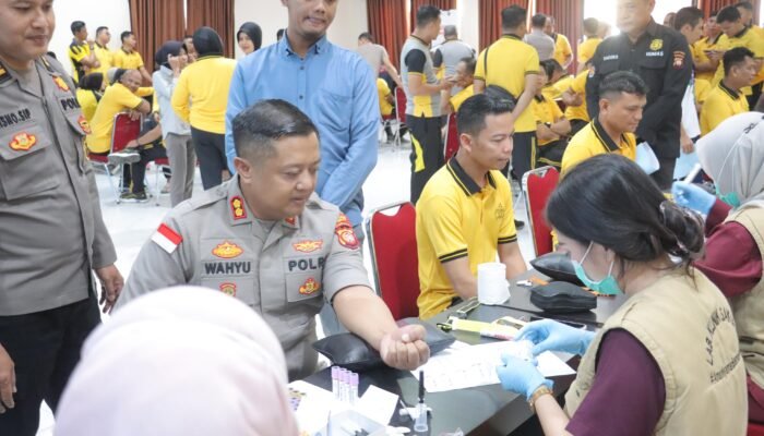 Jaga Kebugaran Personel, Polres Sambas Gelar Pemeriksaan Kesehatan Berkala