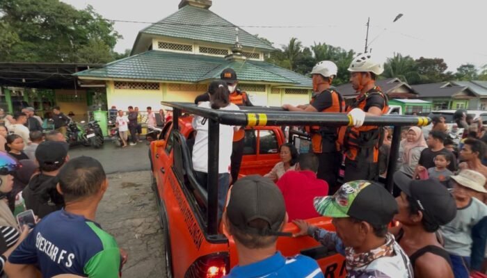 Dua Hari Penuh Harap Berujung Duka, Rizki Ditemukan Tak Bernyawa di Sungai Sambas Kecil