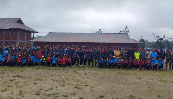 Satgas Yon Parako 466 Pasgat Gencarkan Sosialisasi Bahaya PEKAT di Oksibil, 350 Pelajar Dibekali Edukasi