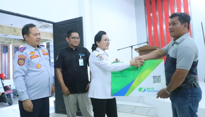 Pemkab Landak Beri Perlindungan BPJS Ketenagakerjaan untuk Jukir hingga Operator Kapal