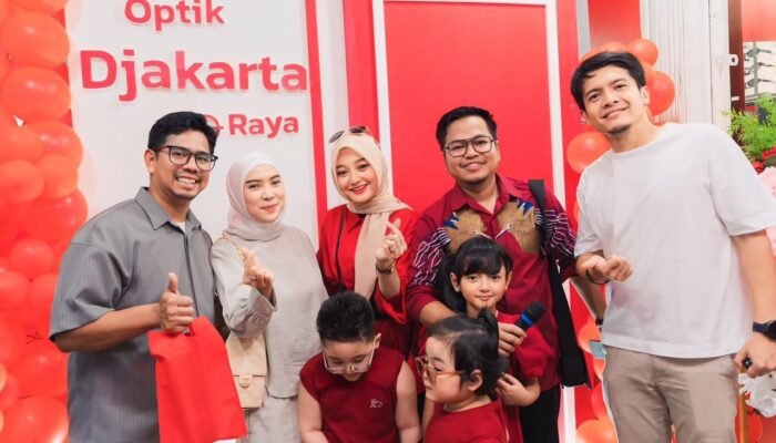 Optik Djakarta Raya Jadi Langganan Artis, Variasi Kacamata Jadi Incaran