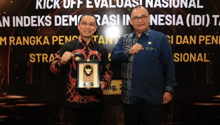 Kalbar Peringkat 4 Nasional Indeks Demokrasi Indonesia, Ria Norsan: Demokrasi Harus Terus Dijaga
