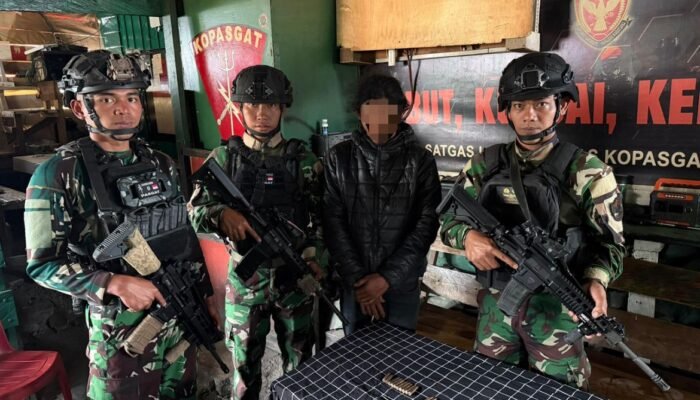 Warga Puncak Jaya Serahkan 20 Butir Amunisi ke TNI, Diduga Milik KKB