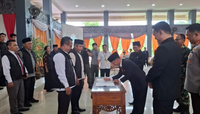 FKUB Sintang Resmi Dikukuhkan, Bupati Soroti Ancaman Hoaks dan Konflik Sosial