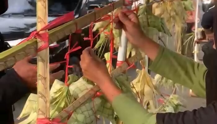 Pedagang Ketupat di Pontianak Keluhkan Penjualan Turun Jelang Idul Adha 2026
