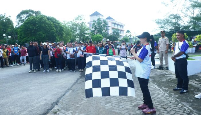 Jalan Santai hingga Doorprize Meriahkan Peringatan Hari Buruh Internasional di Kabupaten Landak