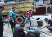 Kolaborasi Bersih-bersih Pasar Ngabang, Masyarakat Diminta Tidak Hanya Menonton