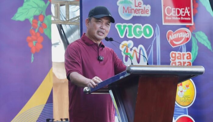 Rekor 12 Ribu Lontong Sukadana Pecah di Kalbar Food Festival