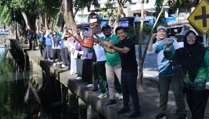 Uji Coba Eco Enzym, DLH Pontianak Bidik Parit Bersih dan Bebas Bau