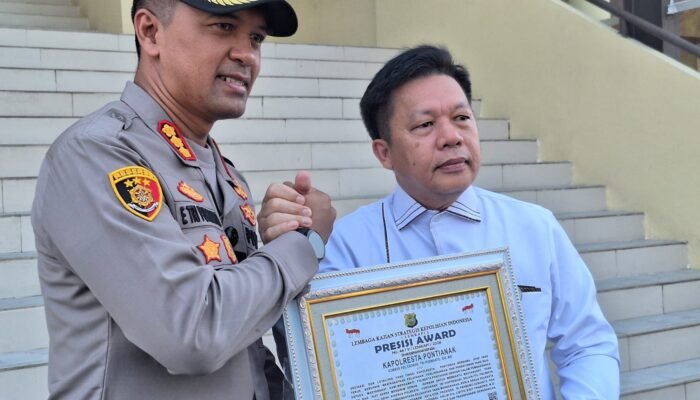 Lemkapi Anugerahi Polresta Pontianak Penghargaan Kinerja, Kapolresta: Jadi Cambuk Tingkatkan Pelayanan