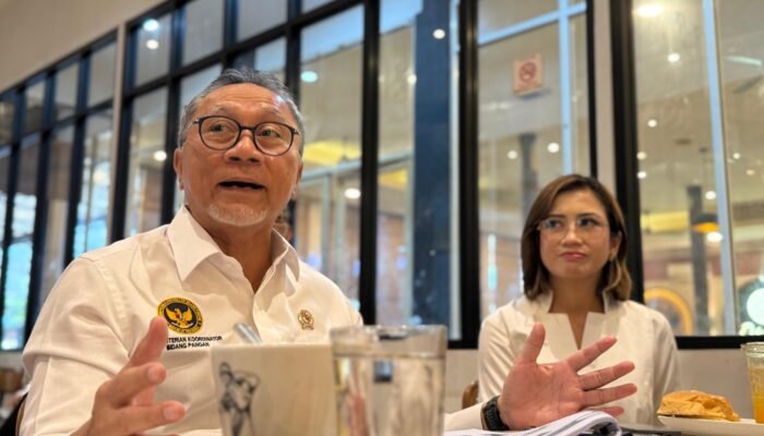 Zulhas Murka Harga Sawit Kalbar Anjlok: Pengusaha Serakah, Petani Jangan Diperas