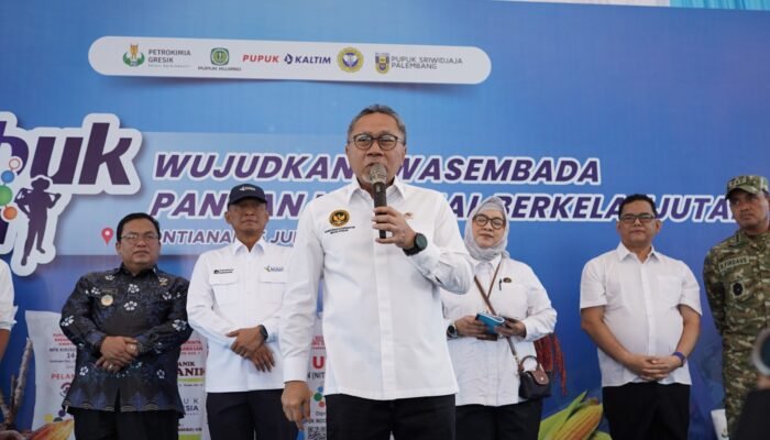 Menko Zulhas: Pupuk Subsidi Tiba Sebelum Waktu Tanam