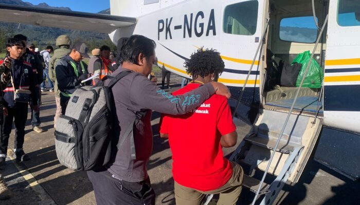 Satgas Korpasgat Kawal Ketat Pemindahan Tersangka KKB dari Ilaga ke Timika
