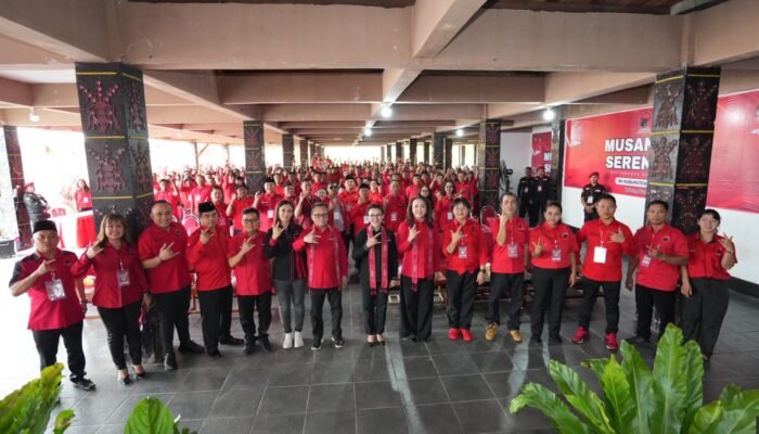 Musancab PDI Perjuangan Landak, Pesan Karolin: Badai Pasti Berlalu, Pelayanan Publik Tetap Nomor Satu