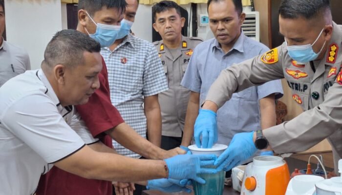 Musnahkan Ribuan Ekstasi dari Beting, Kapolresta Pontianak Ingatkan Pelaku Narkoba se Kota Pontianak Untuk Berhenti