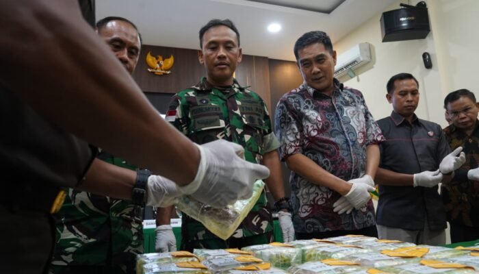 WN Malaysia Ditangkap di Entikong, Satgas Pamtas Gagalkan Penyelundupan 21,4 Kg Sabu Lewat Jalur Tikus
