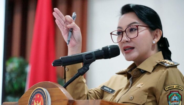 Apresiasi Guru SDN 13 Nyayum, Bupati Landak: Kesehatan Anak Tak Bisa Ditawar, Dapur Harus Berstandar
