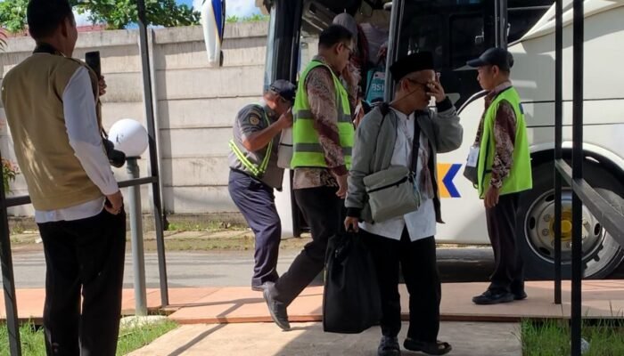 443 Jemaah Haji Kloter 14 Tiba di Pontianak, Satu Jemaah Masih Dirawat di Batam