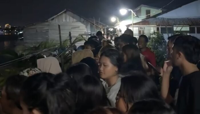 Mayat Pria Tanpa Identitas Mengapung di Sungai Kapuas, Warga Banjar Serasan Geger