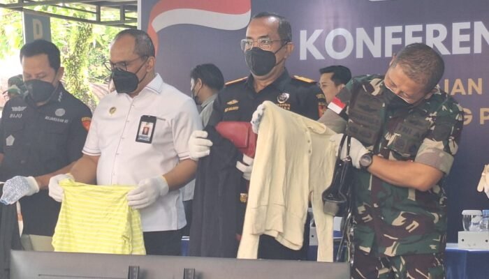 Bea Cukai Bongkar Gudang Balepress Raksasa di Kalbar, 2.060 Bale Senilai Rp16,48 Miliar Disita, Pemilik Masih Diburu