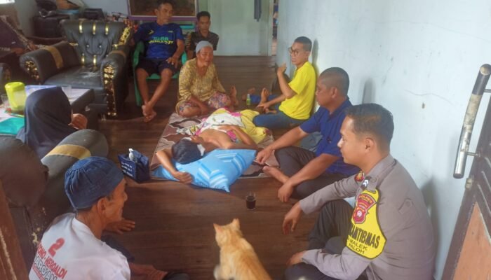 Niat Menolong Berujung Petaka, Kades Malek Diserang ODGJ Bersenjata Parang